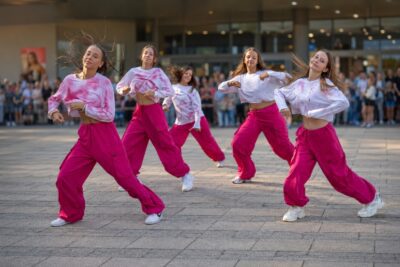 hip hop vystupenie tanečníc z Nexumu pre oc promenada