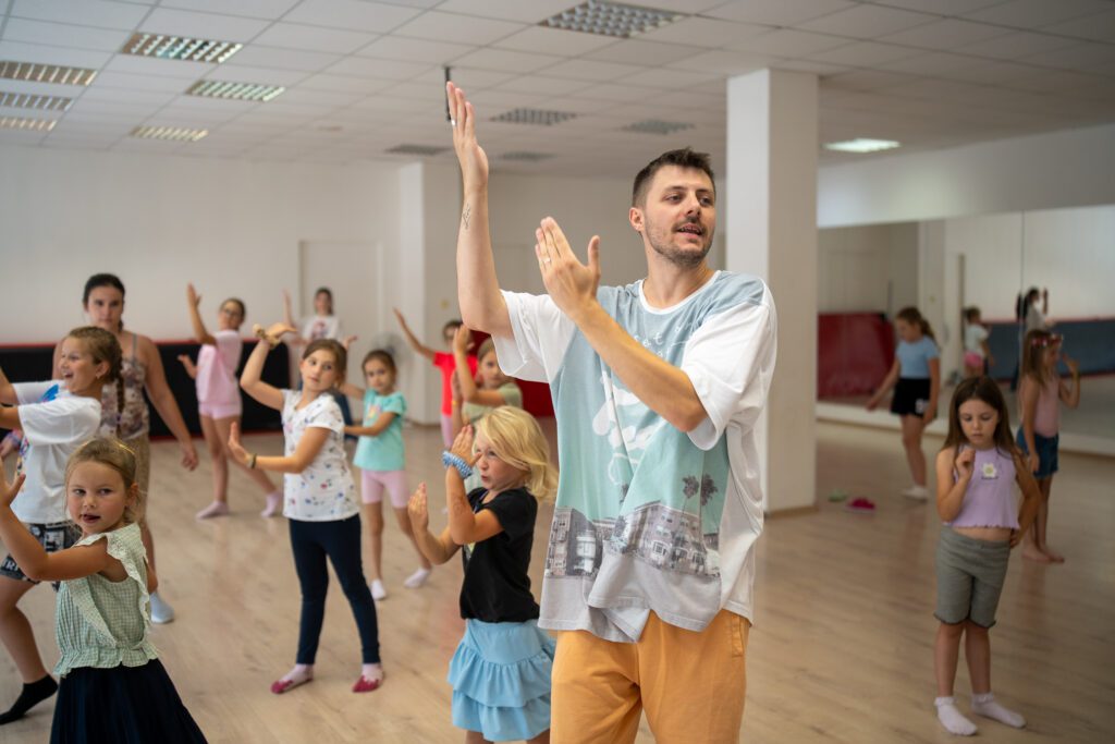 Pavol "Pajo" Julény na krúžku hip hop v Tanečnej škole Nexum Nitra